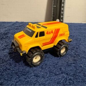 4x4 Stomper Toy Truck - Bright Yellow